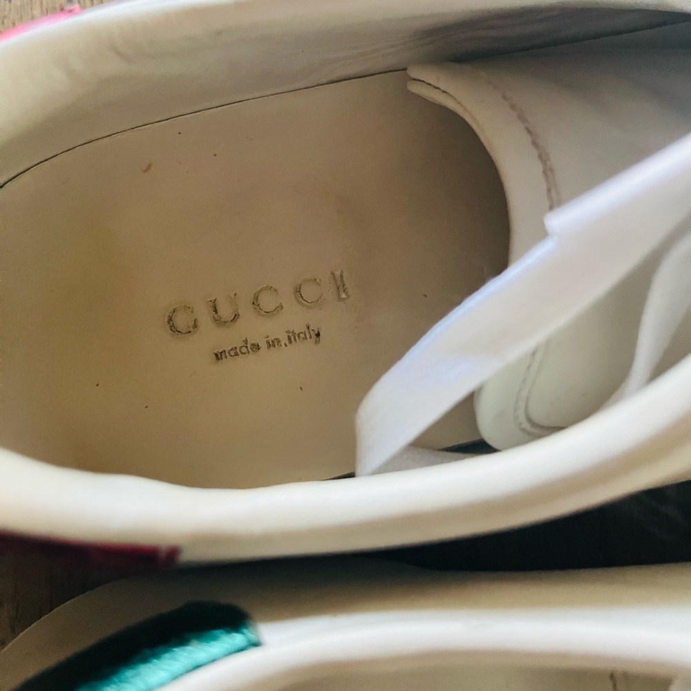 Gucci White Embellished Leather Women's Sneaker with Green & Red Stripe - Picture 4 of 6